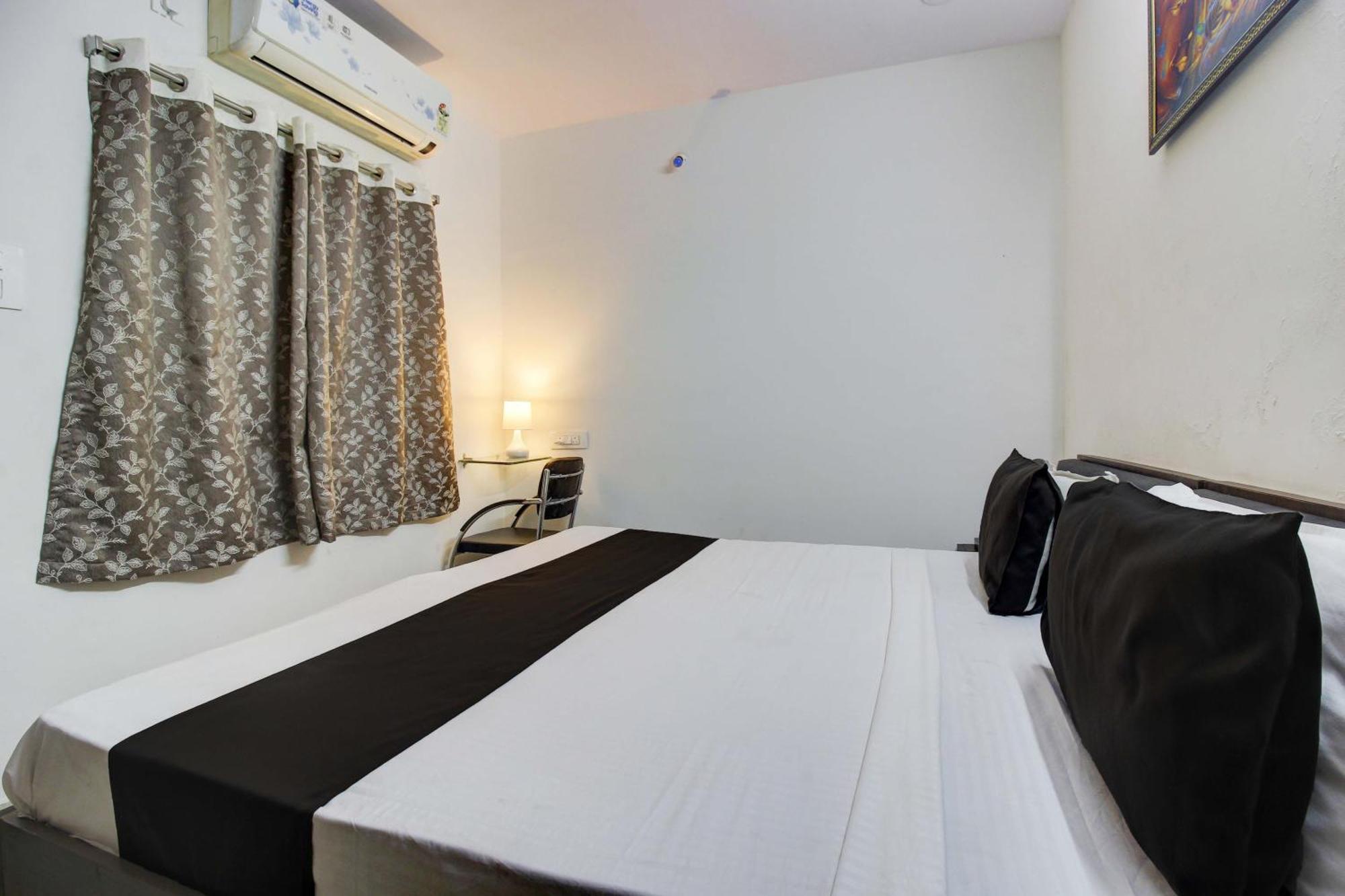 Oyo Flagship Lotus Guest Grand Inn Hyderabad Exteriör bild
